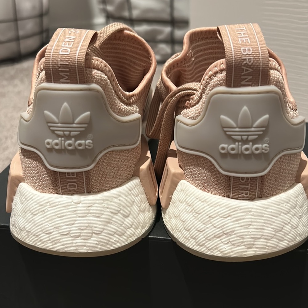 Adidas NMD R1 Pink - Picture 3 of 4
